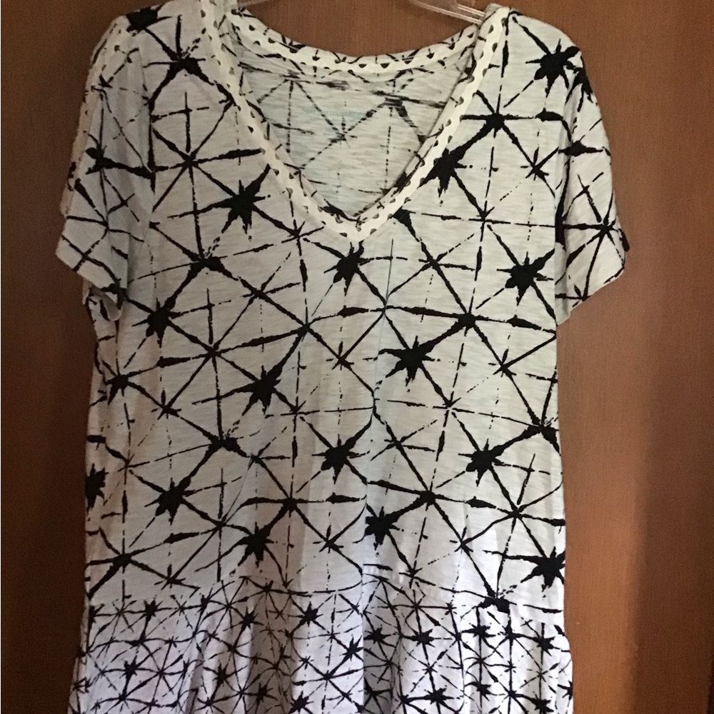 Soft Surroundings White and Black Star Print V-Neck Top